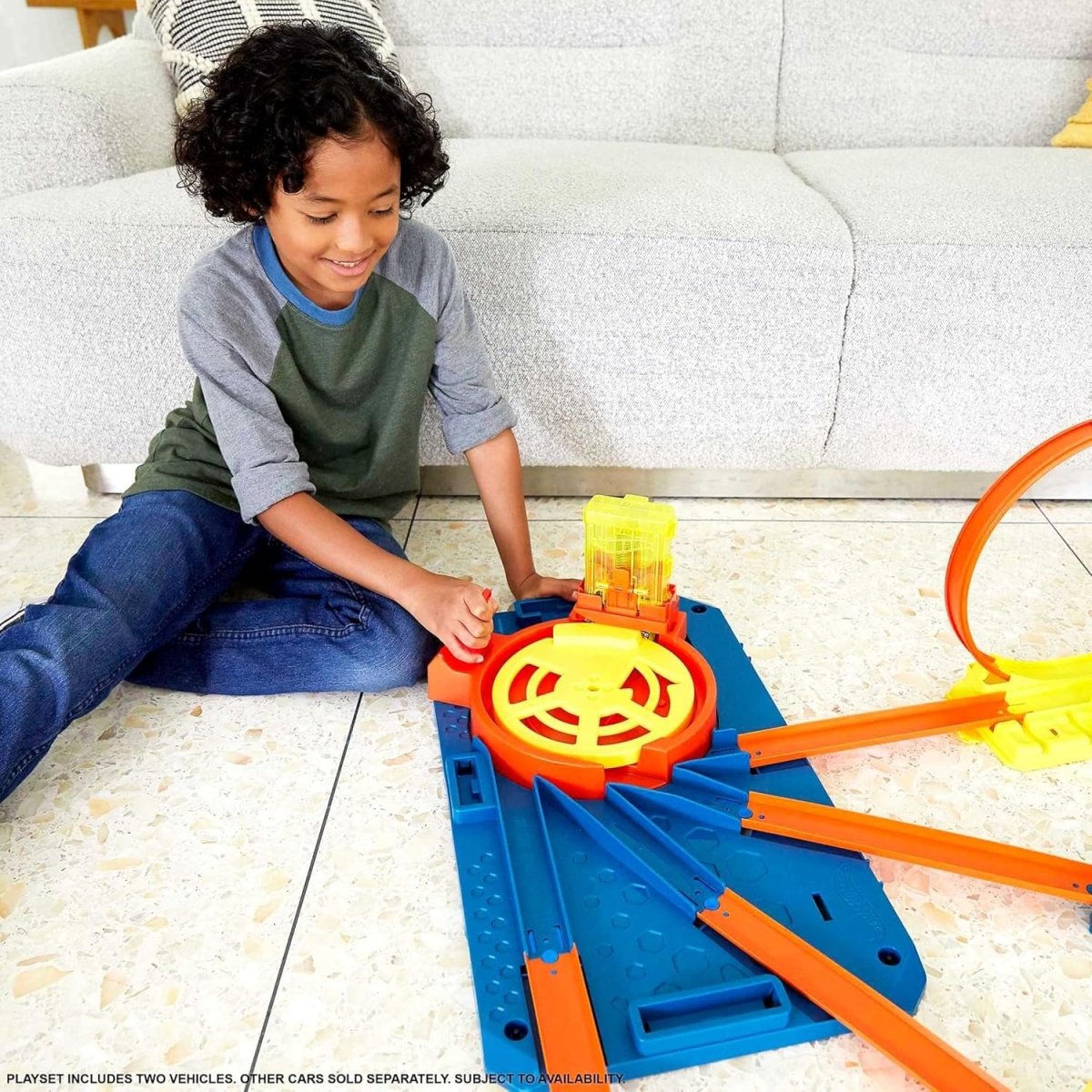 Hot Wheels Track Builder Starter Set mit Auto & Box