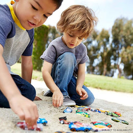 Hot Wheels - Set mit 10 Fahrzeugen im Maßstab 1:64