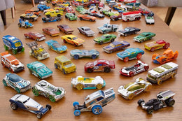Hot Wheels – 20er Geschenkset, Spielzeugautos für Autorennbahn