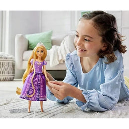 Disney Prinzessin – Singende Rapunzel Puppe (Englisch)