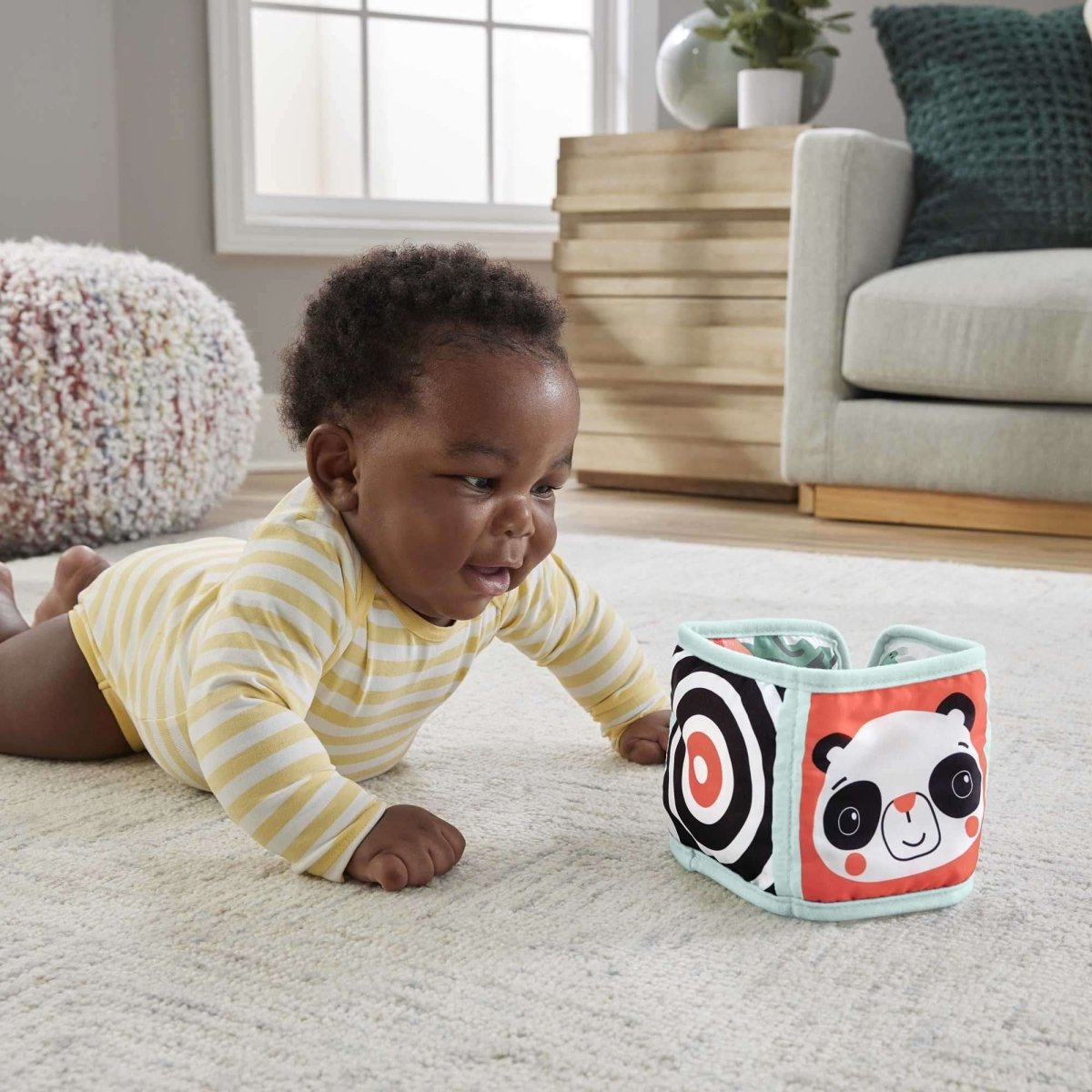 Fisher-Price - Faltbares Aktivitäts- und Spielbuch.